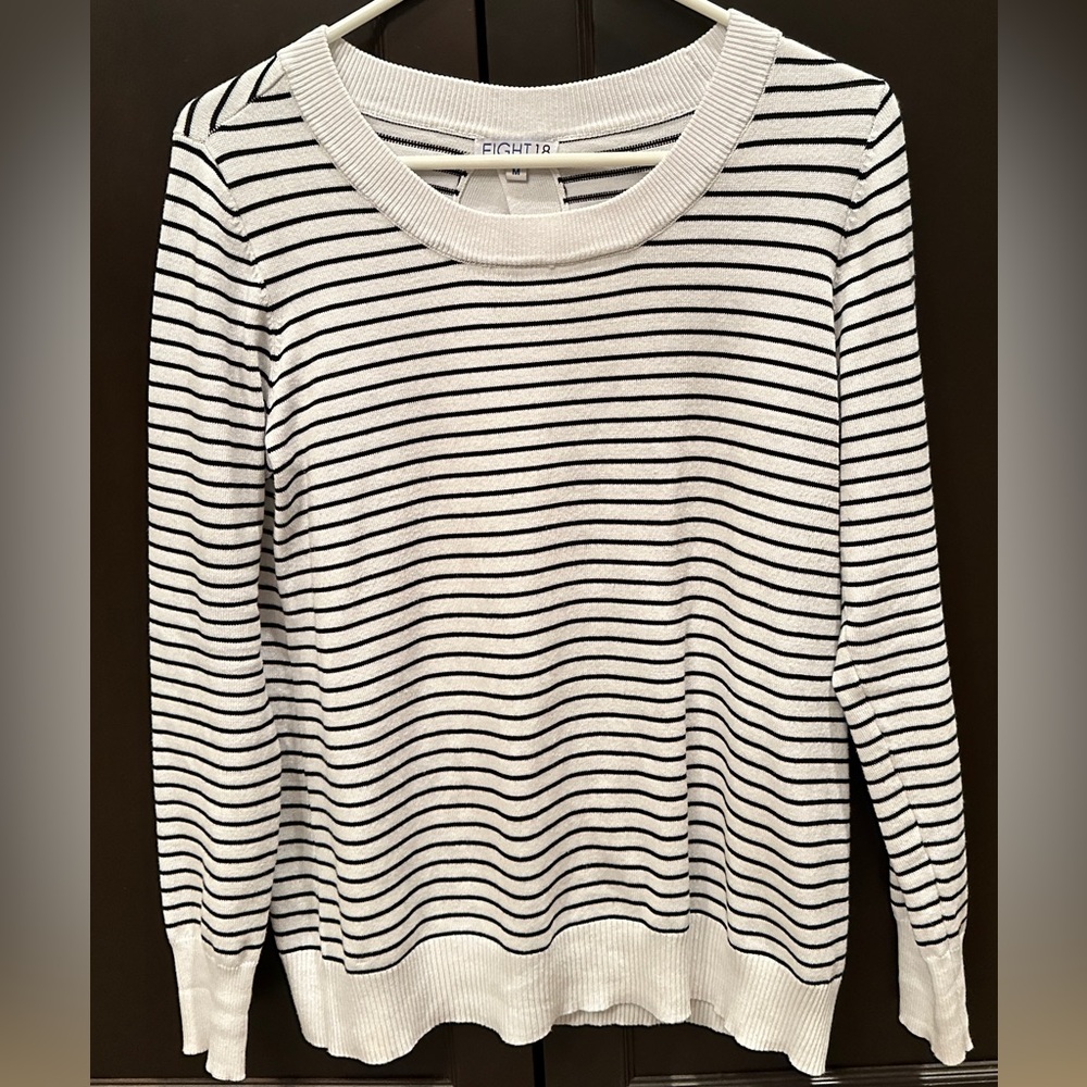 DJ & JUJU Francie Back Detail Pullover